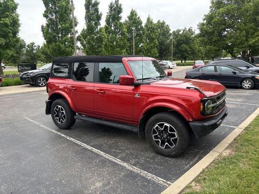 Hot Pepper Red Metallic Tinted Clearcoat 2023 Ford Bronco Outer Banks