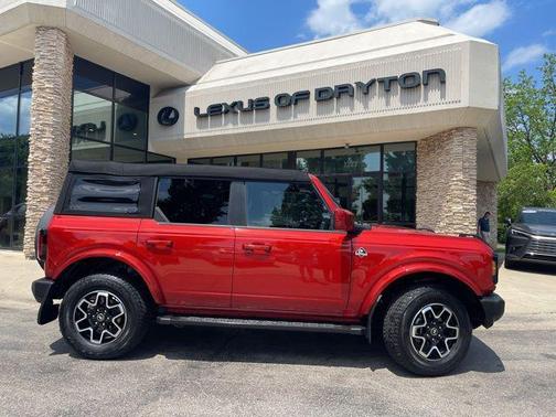 Hot Pepper Red Metallic Tinted Clearcoat 2023 Ford Bronco Outer Banks