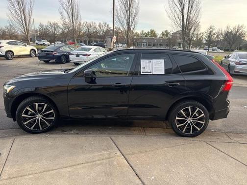 2024 Volvo XC60 B5 Plus Dark Theme