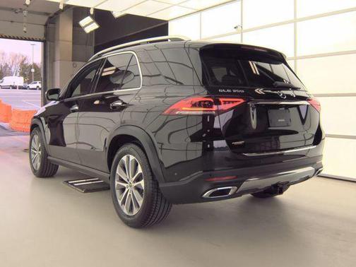 Obsidian Black Metallic 2022 Mercedes-Benz GLE 350 4MATIC