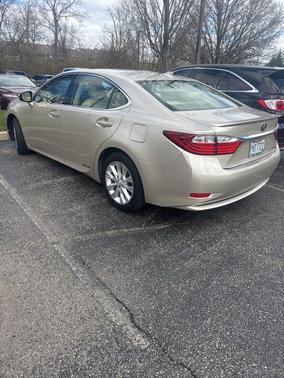 2015 Lexus ES 300h Base