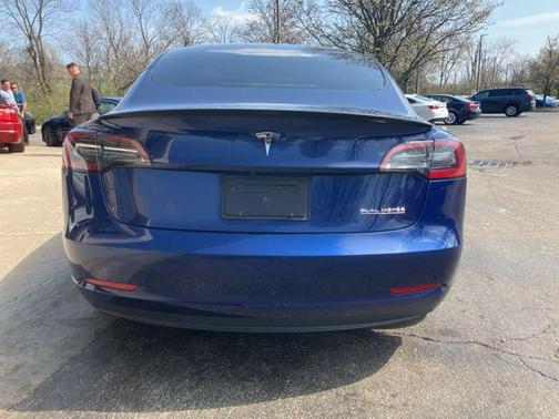 Deep Blue Metallic 2023 Tesla Model 3 Performance