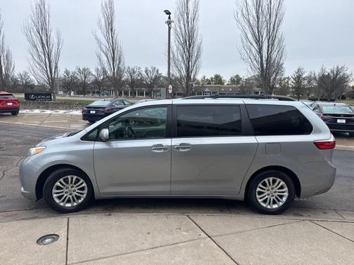 2015 Toyota Sienna SE