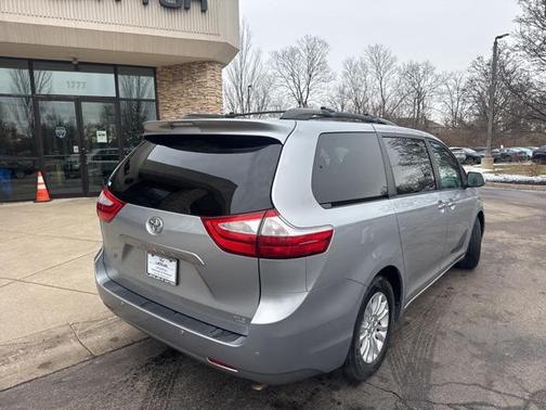 2015 Toyota Sienna SE