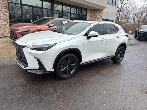 2022 Lexus NX 450h+ Luxury