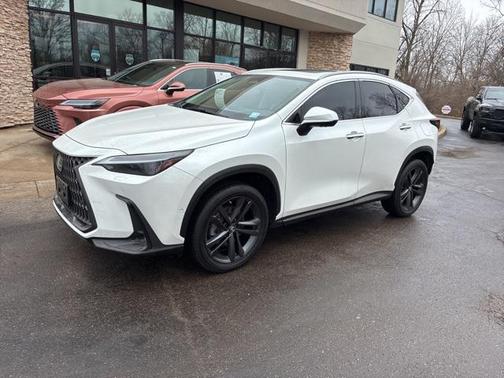2022 Lexus NX 450h+ Luxury