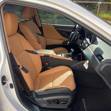 White Pearl 2025 Lexus ES 350 Base