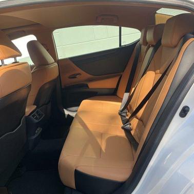 White Pearl 2025 Lexus ES 350 Base