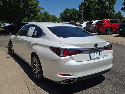 White Pearl 2025 Lexus ES 350 Base