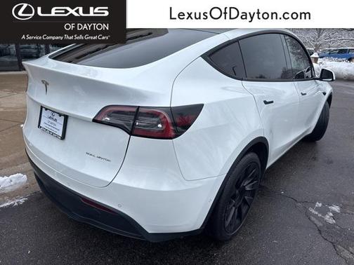 2022 Tesla Model Y Long Range Dual Motor All-Wheel Drive