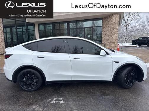 2022 Tesla Model Y Long Range Dual Motor All-Wheel Drive