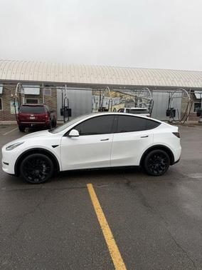 2022 Tesla Model Y Long Range Dual Motor All-Wheel Drive