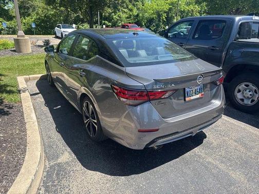 Gun Metallic/Super Black 2022 Nissan Sentra SR