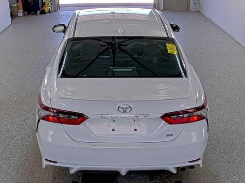 Ice 2023 Toyota Camry SE