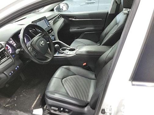 Ice 2023 Toyota Camry SE