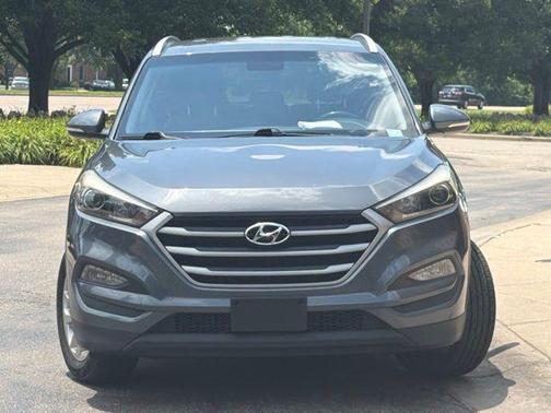 Coliseum Gray 2017 Hyundai TUCSON SE Plus