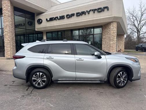2024 Toyota Highlander Hybrid XLE