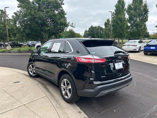 Agate Black Metallic 2022 Ford Edge SEL