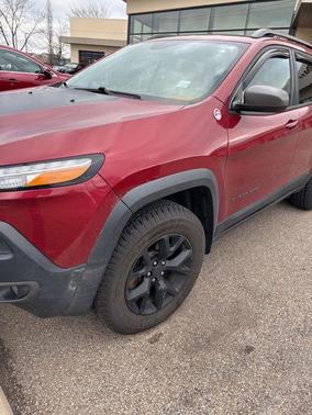 Deep Cherry Red Crystal Pearlcoat 2016 Jeep Cherokee Trailhawk