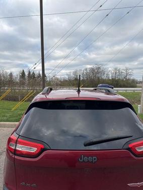 Deep Cherry Red Crystal Pearlcoat 2016 Jeep Cherokee Trailhawk