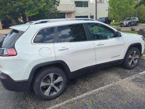 Bright White Clearcoat 2019 Jeep Cherokee Limited