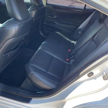 2020 Lexus ES 300h Base