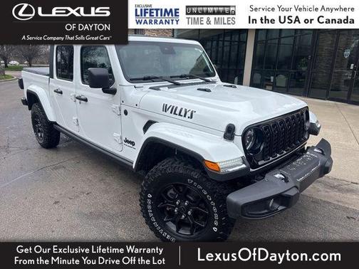 Bright White Clearcoat 2024 Jeep Gladiator Willys