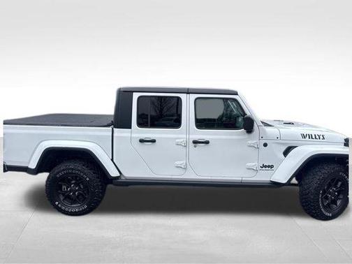 Bright White Clearcoat 2024 Jeep Gladiator Willys