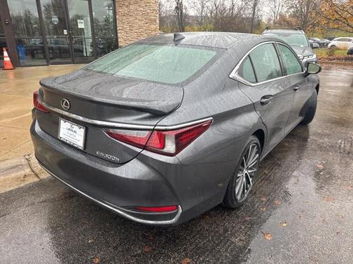 2024 Lexus ES 300h Base