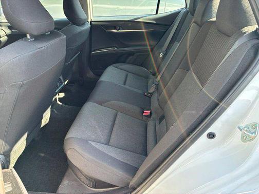 Ice 2025 Toyota Camry LE