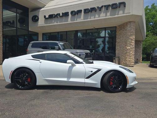 Arctic White 2019 Chevrolet Corvette Stingray