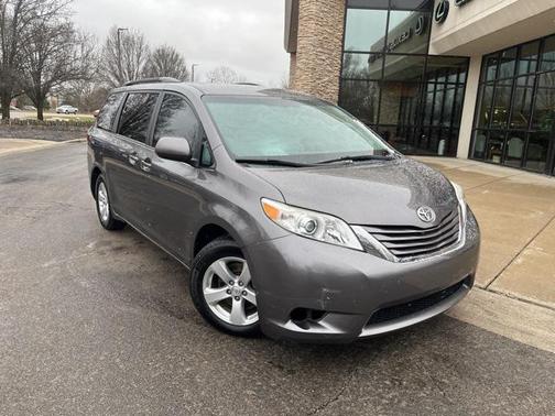 2015 Toyota Sienna LE