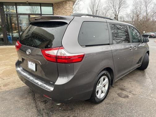 2015 Toyota Sienna LE