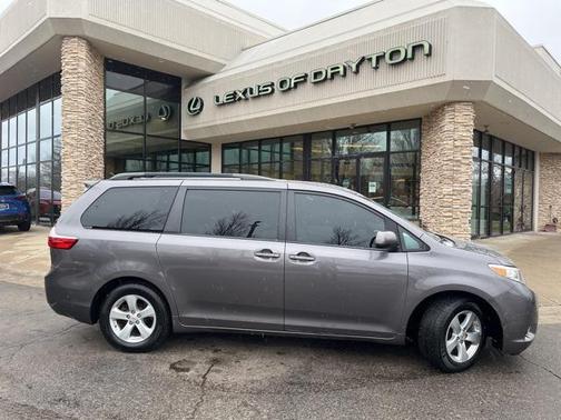 2015 Toyota Sienna LE