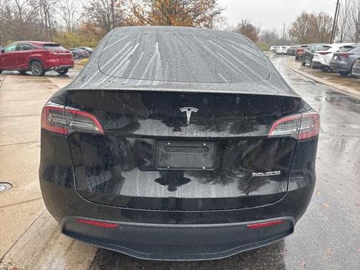 2022 Tesla Model Y Performance Dual Motor All-Wheel Drive