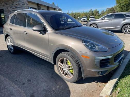 2016 Porsche Cayenne S