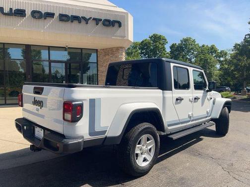 Bright White Clearcoat 2022 Jeep Gladiator Sport S