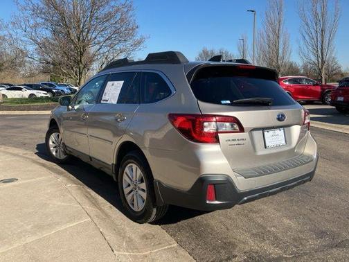 Tungsten Metallic 2018 Subaru Outback 2.5i Premium