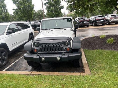 Bright White Clearcoat 2014 Jeep Wrangler Unlimited Sport