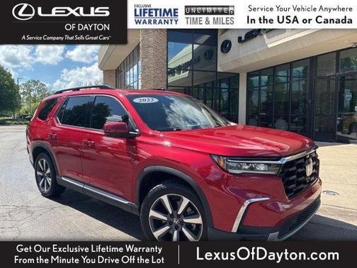 A 2023 Honda Pilot AWD Elite