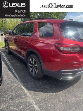 A 2023 Honda Pilot AWD Elite