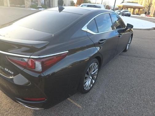 2023 Lexus ES 350 Ultra Luxury