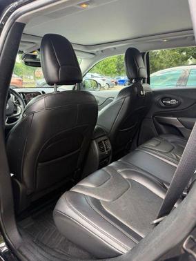 Diamond Black Crystal Pearlcoat 2019 Jeep Cherokee Limited