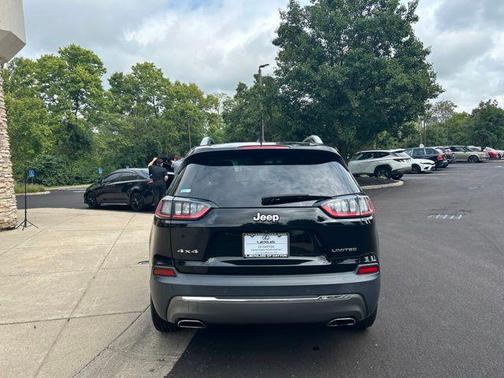 Diamond Black Crystal Pearlcoat 2019 Jeep Cherokee Limited