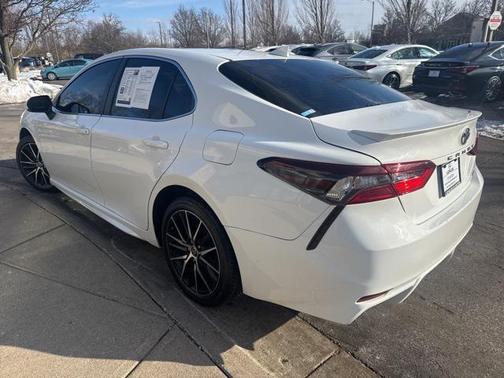 2022 Toyota Camry SE