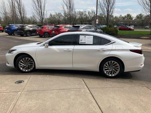 2022 Lexus ES 350 Ultra Luxury