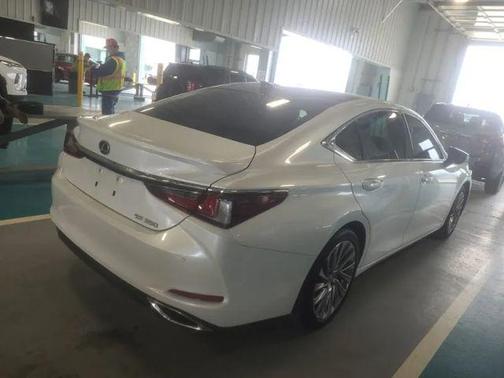 2022 Lexus ES 350 Ultra Luxury