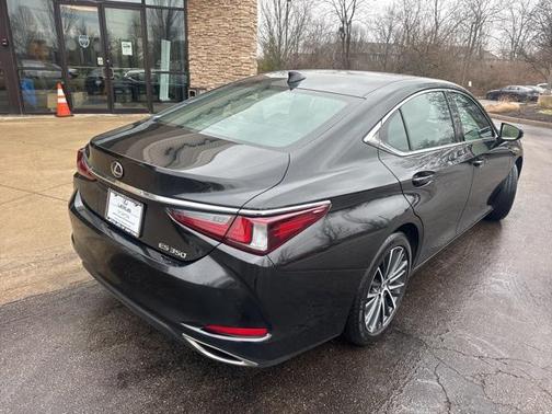 2025 Lexus ES 350 Base