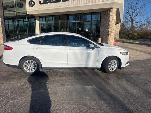 2016 Ford Fusion S
