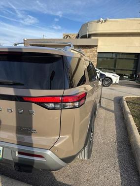 2023 Nissan Pathfinder Platinum 4WD